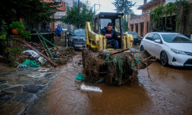 Κρήτη: Πλημμύρες, εγκλωβισμοί και δρόμοι-παγίδες - «Τέτοιες ποσότητες νερού δεν τις έχουμε ξαναδεί»
