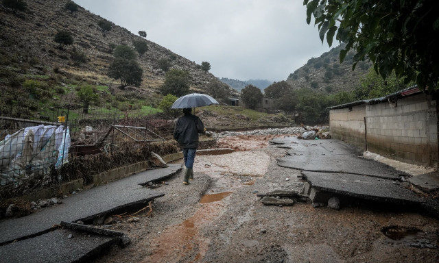 Σαρωτικό το πέρασμα της κακοκαιρίας στην Κρήτη: Κατολισθήσεις, πλημμύρες και απεγκλωβισμοί