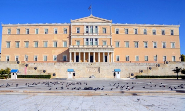 Τηλεφώνημα για βόμβα στη Βουλή - Έλεγχοι από τα ΤΕΕΜ