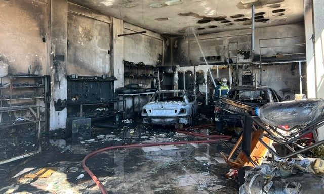 Λάρισα: Τρεις εγκαυματίες εκτός κινδύνου στο νοσοκομείο - Καταστράφηκε ολοσχερώς το συνεργείο