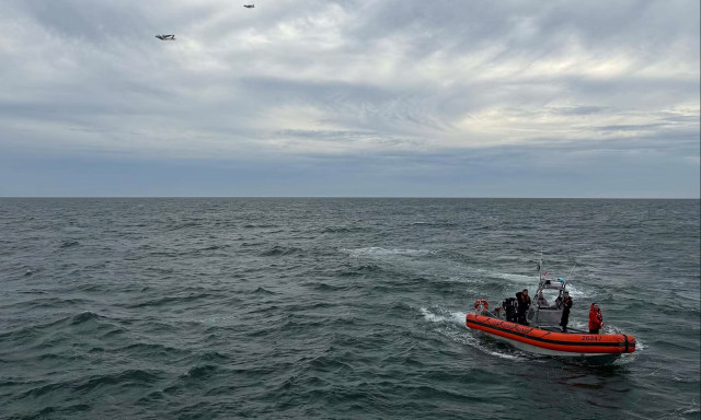 ΗΠΑ: Σταμάτησαν οι έρευνες εντοπισμού των έξι επιβατών που βρίσκονταν στο αεροσκάφος που συνετρίβη