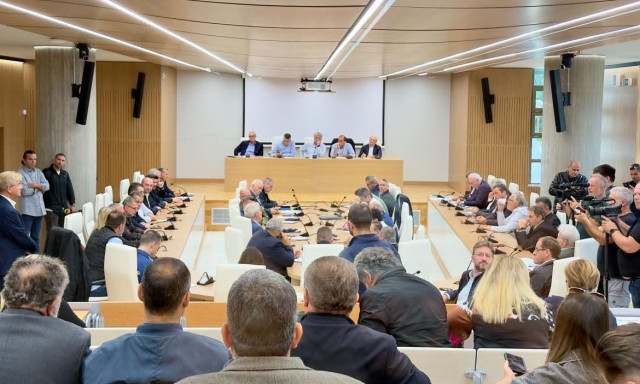 Σύσκεψη στην Περιφέρεια Κρήτης με κυβερνητικό κλιμάκιο - Στο επίκεντρο οι μεγάλες καταστροφές