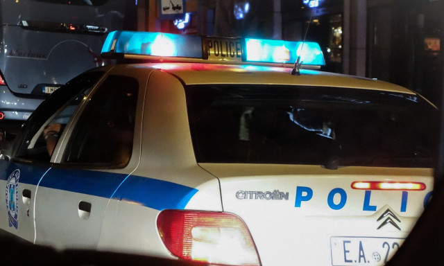 Θεσσαλονίκη: Καταδίωξη στο κέντρο κατέληξε σε σοβαρό τροχαίο – Στο νοσοκομείο μοτοσικλετιστής
