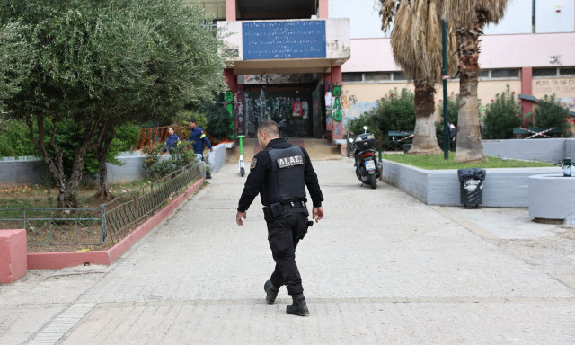 Δεν μπαίνουν στις τάξεις μαθητές και καθηγητές στη Γκράβα: Εξακολουθεί η μυρωδιά αερίου,καταγγέλλουν