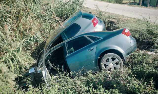 Τροχαίο στο Αγρίνιο: Δύο ΙΧ κατέληξαν σε αρδευτικό αύλακα – Στο νοσοκομείο 69χρονος