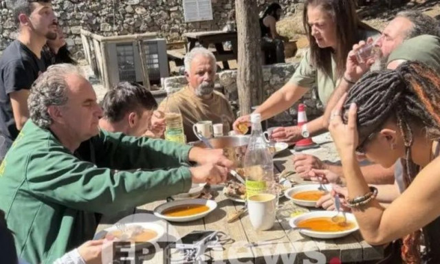Κρήτη: 8 ημέρες μετά απεγκλωβίστηκαν οι εργαζόμενοι στο φαράγγι της Σαμαριάς