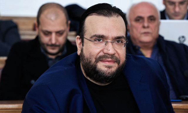 Καμπούρης: «Έπαιρνα 7.200 τον χρόνο και μου δήλωσαν 19.000 ευρώ», λέει η γυναίκα που τον κατήγγειλε