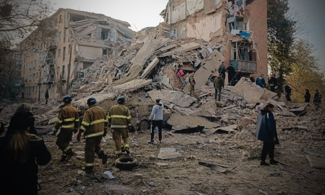 Η Ρωσία σφυροκοπά την Ουκρανία με πυραύλους και drones - Τουλάχιστον 20 νεκροί, ανάμεσά τους παιδιά