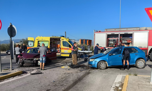 Αργολίδα: Σφοδρή σύγκρουση αυτοκινήτων με τέσσερις τραυματίες - Ανάμεσα τους και ένα βρέφος
