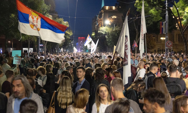 Σερβία: Στο «κόκκινο» η πολιτική αντιπαράθεση ενόψει εκλογών – Καταγγελίες για υποκλοπές