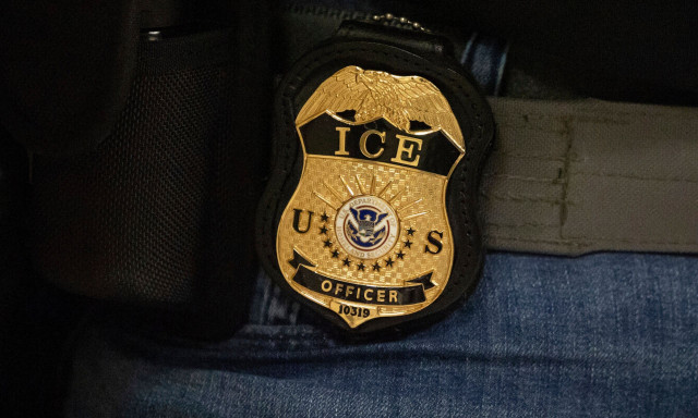 Πράκτορας της ICE πυροβόλησε άνδρα μπροστά σε 5χρονο παιδί στην Νέα Υόρκη