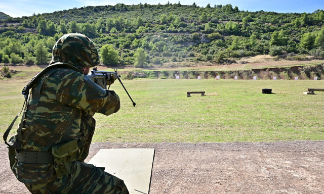 Εντυπωσιακές εικόνες από την μετεκπαίδευση Εφέδρων Οπλιτών σε Αυλώνα, Λιτόχωρο, Νάουσα