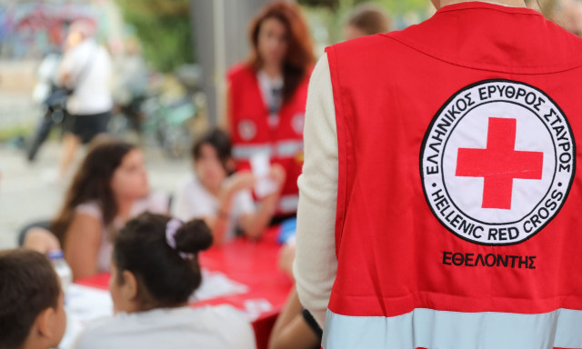 Ο Ελληνικός Ερυθρός Σταυρός γιόρτασε την Παγκόσμια Ημέρα Αστέγων με μεγάλη δράση στο Θησείο