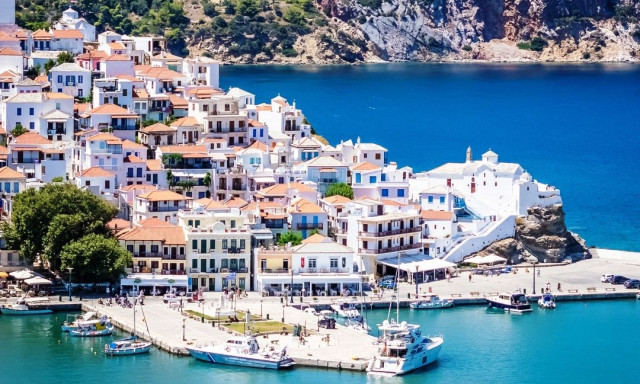 H Σκόπελος ανάμεσα στους «μυστικούς» προορισμούς της Ευρώπης σύμφωνα με γερμανικά ΜΜΕ