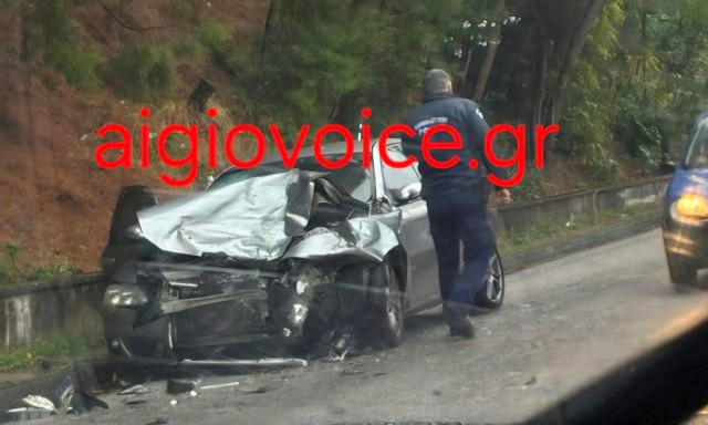 Σοβαρό τροχαίο στο Αίγιο: Μετωπική Ι.Χ. με αγροτικό – Τρεις τραυματίες