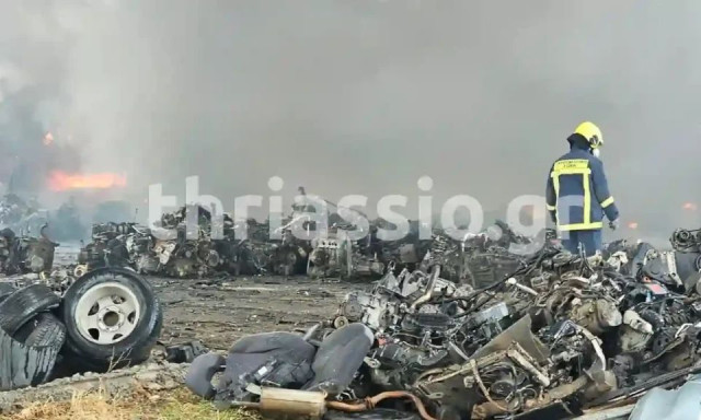 Ασπρόπυργος: Φωτιά σε εταιρεία ανακύκλωσης - Αναφορές για εκρήξεις