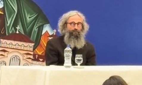 Άρης Σερβετάλης: Αγνώριστος με μακριά μαλλιά και πυκνή γενειάδα - Η μεταμόρφωση για τον νέο του ρόλο