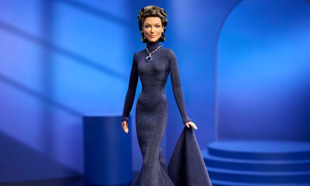 Σελίν Ντιόν: Έγινε Barbie με το εμβληματικό look από τα Όσκαρ και τον Τιτανικό