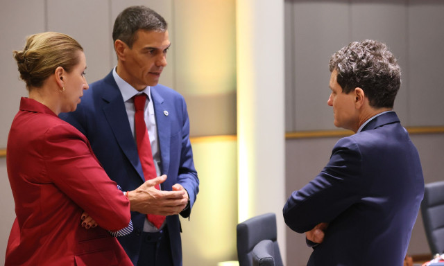 Το μεταναστευτικό διχάζει τους Ευρωσοσιαλιστές - Πυρά Φρεντέρικσεν κατά Σάντσεθ