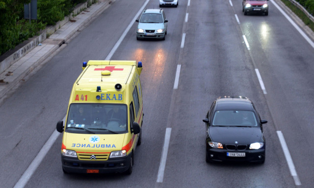 Τροχαίο στην Αθηνών - Κορίνθου: Σοβαρά τραυματίας οδηγός ΙΧ - Περιορισμένη η κυκλοφορία
