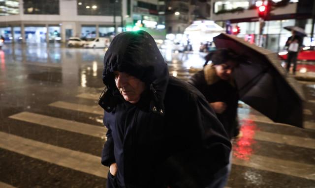 Καιρός: Τι ώρα θα βρέξει στην Αττική - Η πρόγνωση για το Σαββατοκύριακο