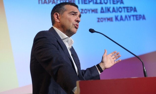 «Πολιτικό χρυσό χορηγό του Μητσοτάκη» χαρακτηρίζει τον Τσίπρα το ΠΑΣΟΚ