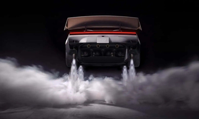 Πώς πετάει το Tesla Roadster; Η φυσική πίσω από το άλμα και την περιστροφή που σόκαρε τον πλανήτη