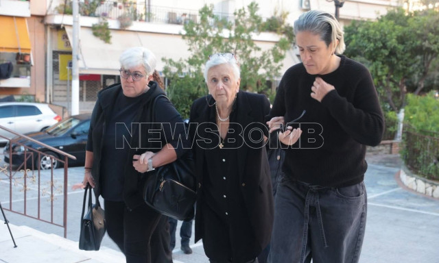 Γιώργος Μαζωνάκης: Συγκίνηση και θλίψη στο 40ήμερο μνημόσυνο - Συγγενείς και θαυμαστές στη Νίκαια