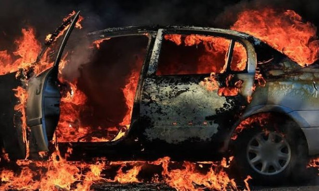 Φωτιά σε όχημα στον Κηφισό – Κυκλοφοριακές ρυθμίσεις και στα δύο ρεύματα στο ύψος της Πέτρου Ράλλη