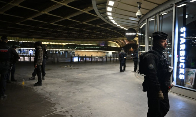  Γαλλία: Στρατός στους δρόμους και νέα απαγόρευση κυκλοφορίας 
