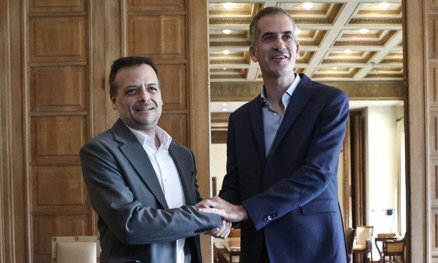 Σφοδρά πυρά Μπακογιάννη σε Δούκα για τη Γκράβα: «Σταματήστε να κρύβεστε, δώστε λύσεις»