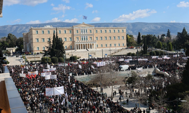 Ποια κόμματα στηρίζουν τα σημερινά συλλαλητήρια