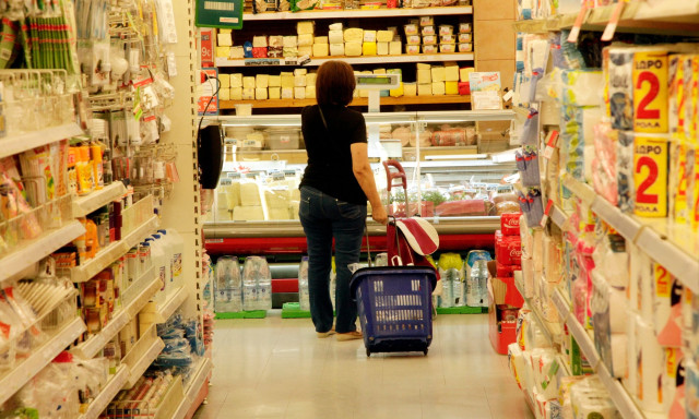 Market Pass: Πριν από τα Χριστούγεννα η καταβολή αναδρομικών έως 1.400 ευρώ σε ευάλωτα νοικοκυριά