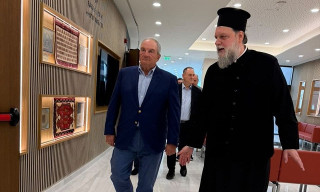 O Κώστας Καραμανλής στο «Ιωνικό Κέντρο» της Ιεράς Μητροπόλεως Ν. Ιωνίας