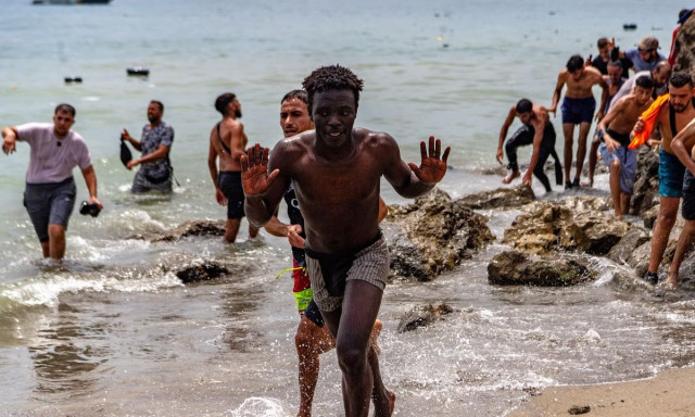 Ισπανία: Διωκόμενοι... ΛΟΑΤΚΙ δηλώνουν το 70% των μαροκινών που μπήκαν στην Θέουτα