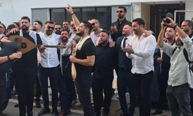 10 κρητικές μαντινάδες για γάμο – Από την αγάπη μέχρι την πεθερά