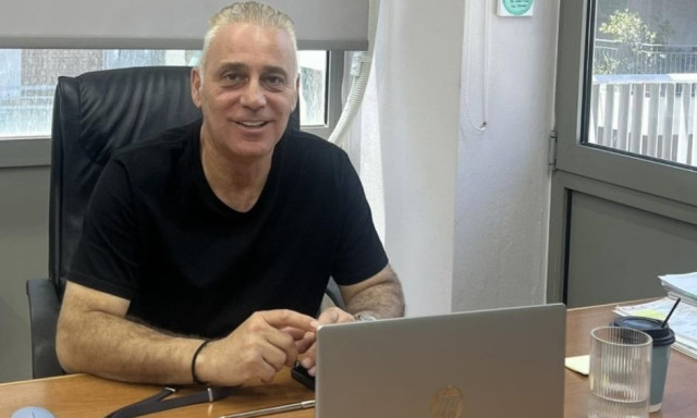 Πειραιάς: Στο νοσοκομείο ο αντιδήμαρχος Πειραιά Βοϊδονικόλας που αυτοτραυματίστηκε με πιστόλι