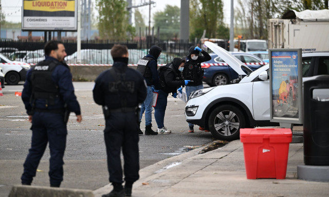 Παρίσι: Παρατάθηκε η κράτηση του δράστη τρομοκρατικής επίθεσης με ένα θύμα - Τρεις ακόμη συλλήψεις