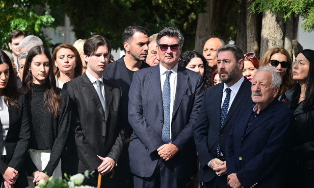 Πέντε χρόνια χωρίς τη Φώφη Γεννηματά: Σε κλίμα συγκίνησης το μνημόσυνο στο Α΄Νεκροταφείο Αθηνών
