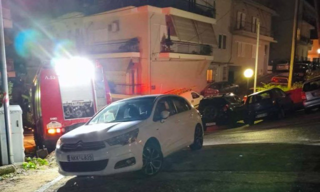 Φωτιά σε διώροφη κατοικία στην Άρτα - Στο νοσοκομείο άνδρας με έγκαυμα