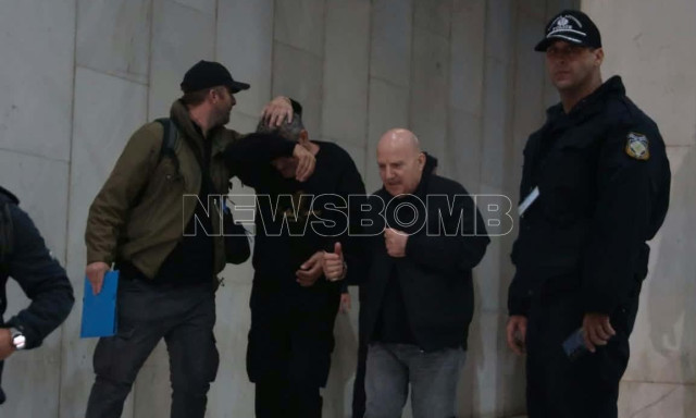 Χωριάτικο: Στον Εισαγγελέα οι 59 συλληφθέντες για την απάτη - Βγήκαν από τη ΓΑΔΑ με χειροπέδες