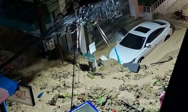 Βιβλική καταστροφή από τις πλημμύρες στο Πουκέτ - Μεγάλα προβλήματα σε όλη την Ταϊλάνδη - Βίντεο