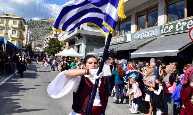 Δωδεκάνησα: Ακυρώνονται όλες οι μαθητικές παρελάσεις λόγω επικίνδυνων καιρικών φαινομένων