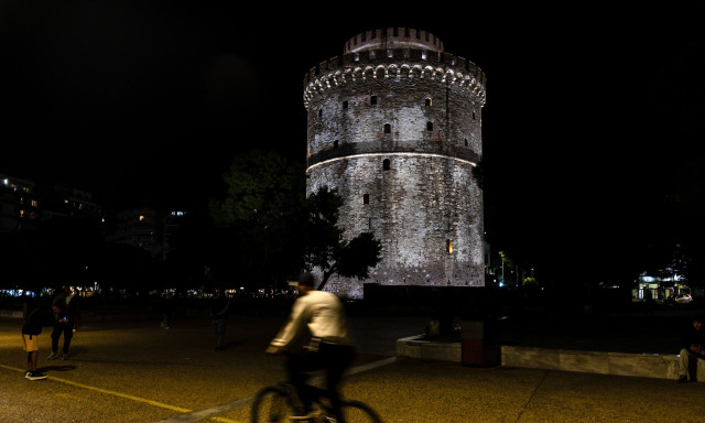 Λευκός Πύργος: Νέος φωτισμός απόψε στη Θεσσαλονίκη με την υπογραφή της Ελευθερίας Ντεκώ