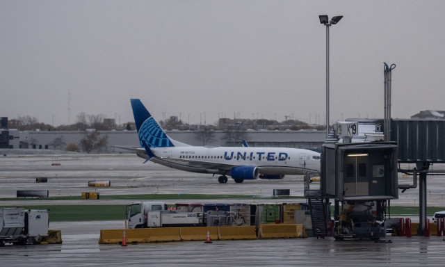 Συναγερμός σε πτήση της United: Αεροσυνοδός είδε μήνυμα για αεροπειρατεία στο κινητό επιβάτη