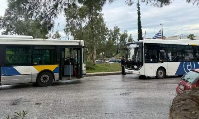 Βούλα: Νεκρή η γυναίκα που παρασύρθηκε από λεωφορείο