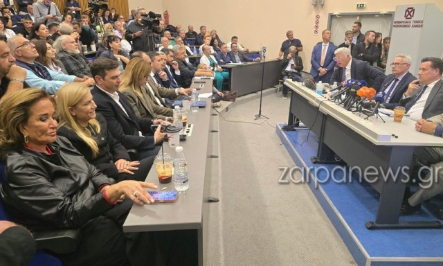 «Κλείσ' το ρε πουλάκι μου το στόμα»: Η αντίδραση της Ντόρας Μπακογιάννη σε γυναίκα που τη διέκοψε