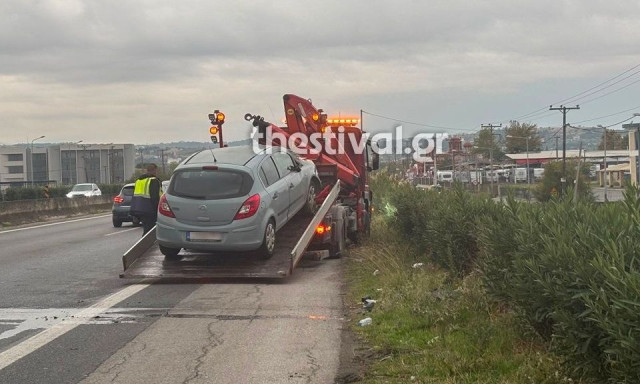 Θεσσαλονίκη: Ντεραπάρισε αυτοκίνητο στη Μουδανιών - Μία τραυματίας