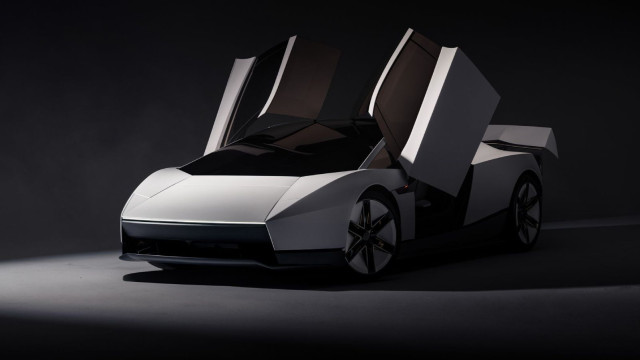 Ο CEO της Ferrari αποθεώνει το Tesla Roadster