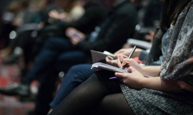 Επαγγελματική κατάρτιση: Οι απαραίτητες δεξιότητες και η σημασία της εξειδίκευσης 